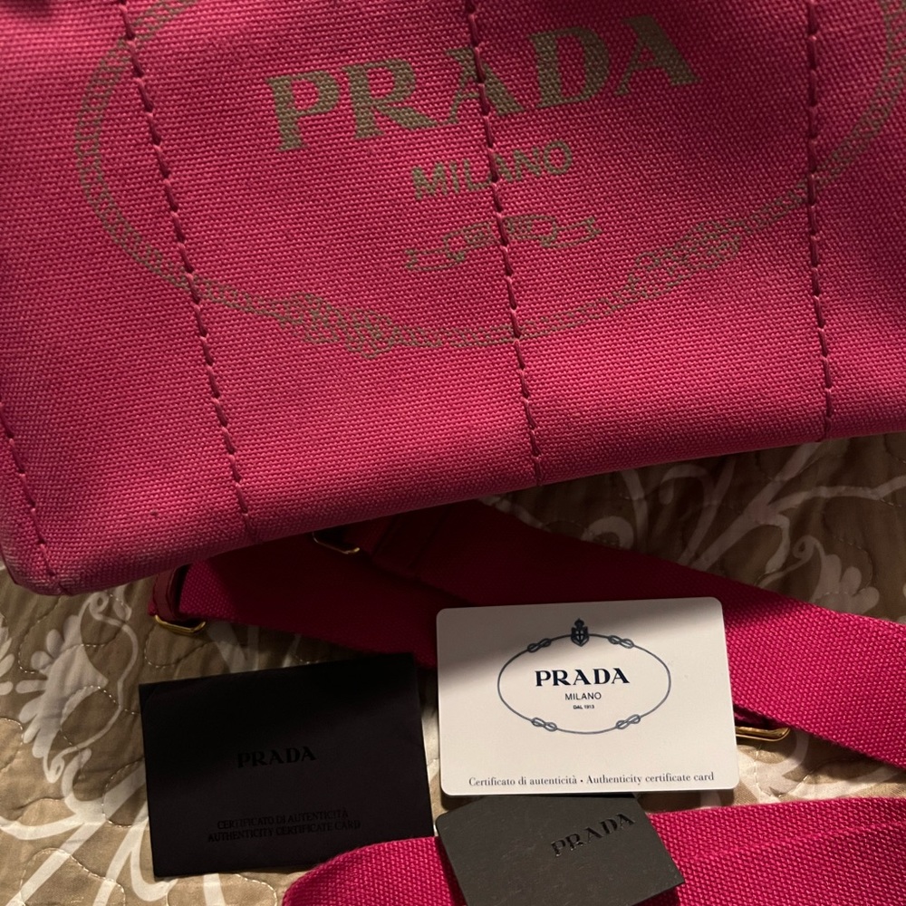 Small size authentic Prada canapa - Picture 13 of 17